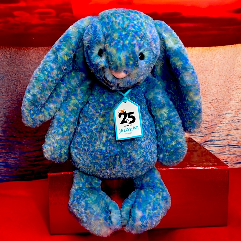 Jellycat Bashful Luxe Bunny Azure. RETIRED
25th Year Anniversary.